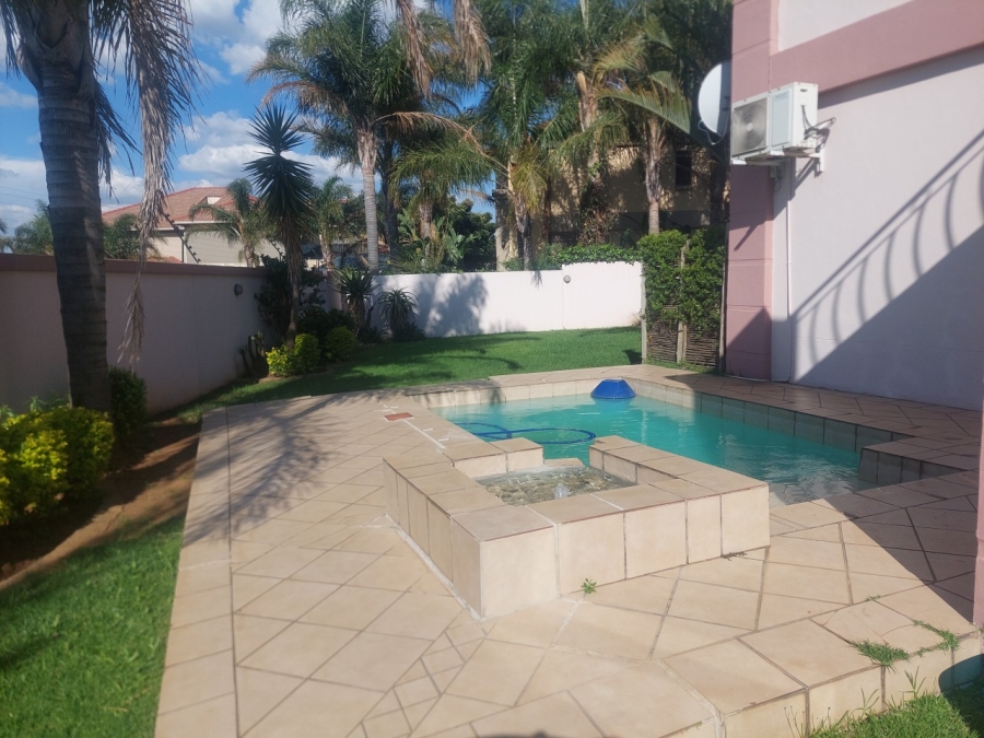 6 Bedroom Property for Sale in Parkrand Gauteng