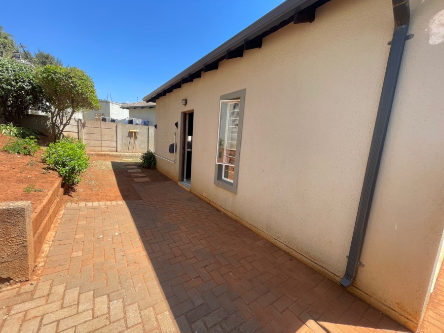 2 Bedroom Property for Sale in Amorosa Gauteng