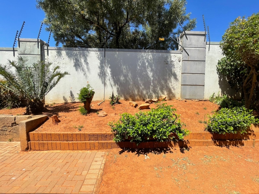 2 Bedroom Property for Sale in Amorosa Gauteng