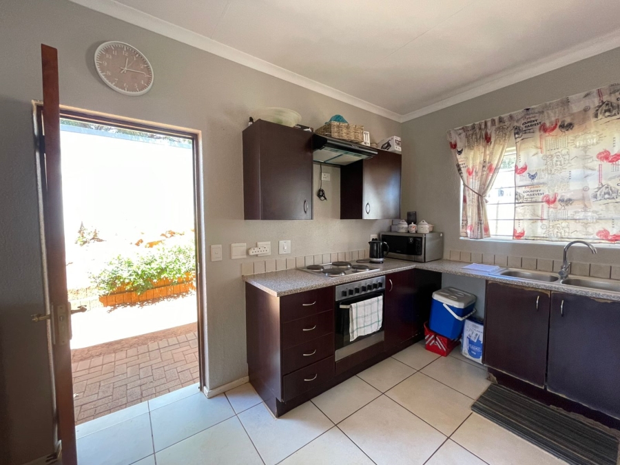 2 Bedroom Property for Sale in Amorosa Gauteng