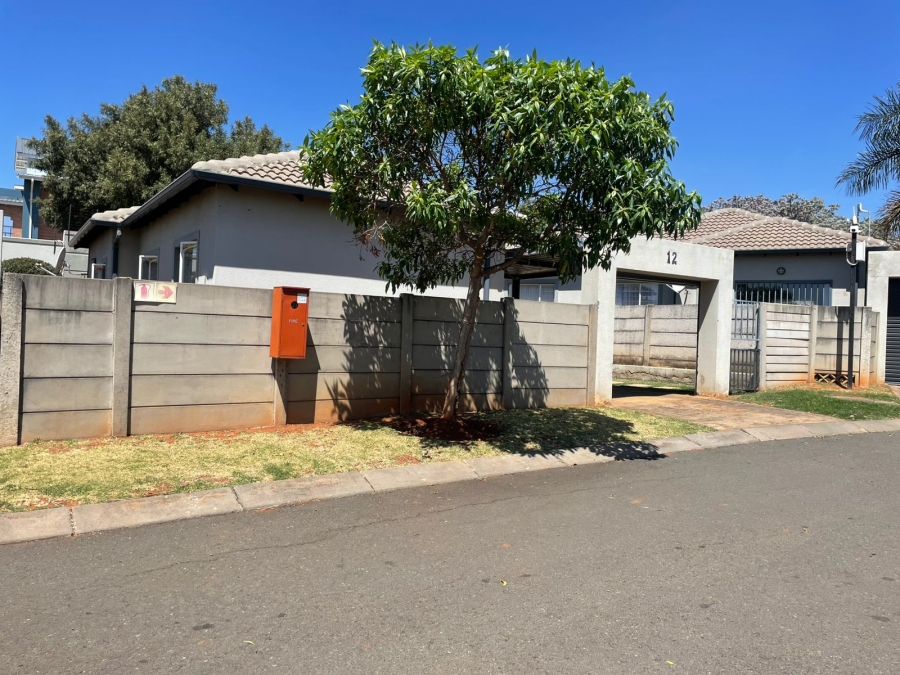 2 Bedroom Property for Sale in Amorosa Gauteng