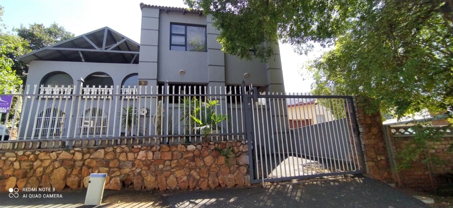 4 Bedroom Property for Sale in Mountain View Gauteng