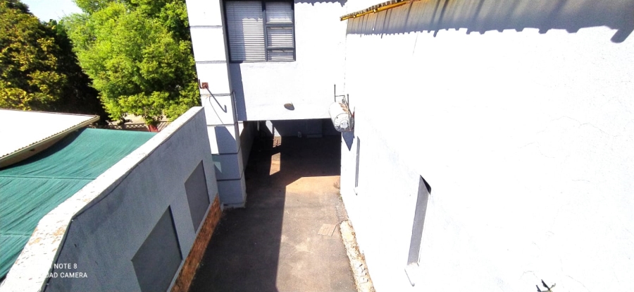 4 Bedroom Property for Sale in Mountain View Gauteng
