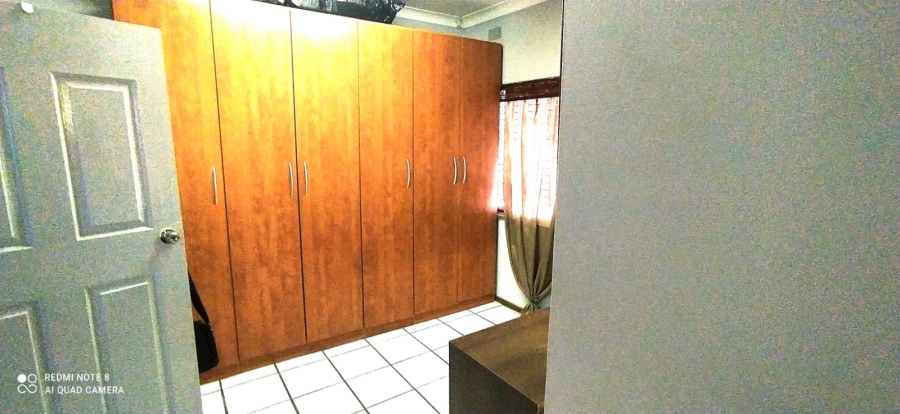 4 Bedroom Property for Sale in Mountain View Gauteng