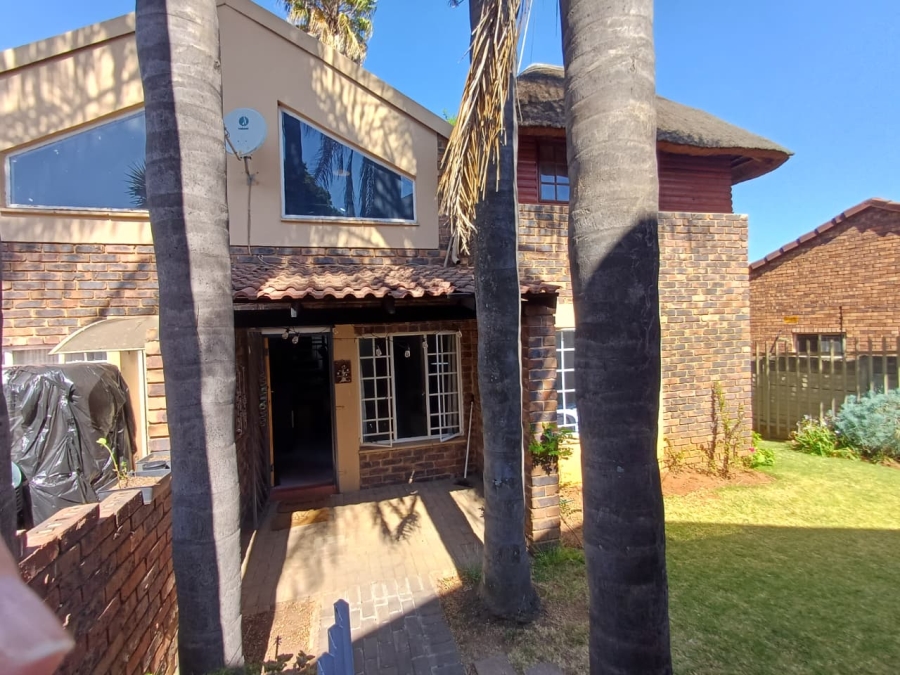 3 Bedroom Property for Sale in Allens Nek Gauteng