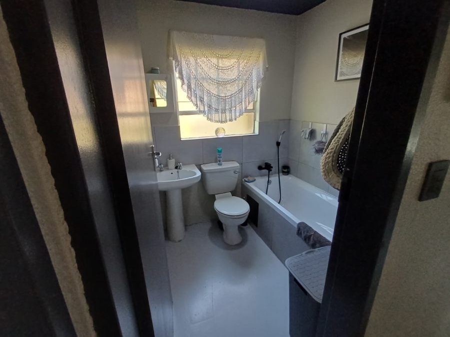 3 Bedroom Property for Sale in Allens Nek Gauteng
