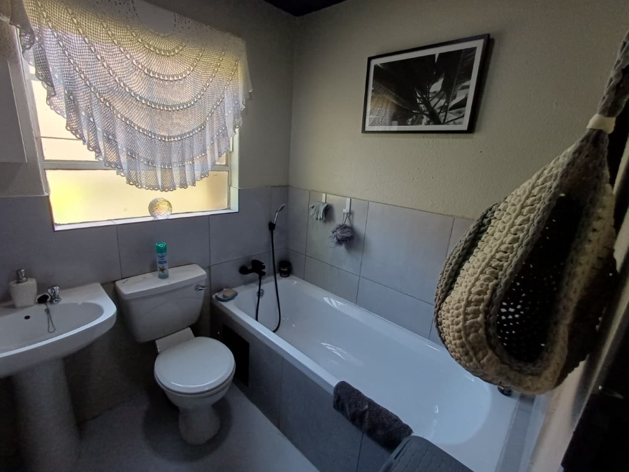 3 Bedroom Property for Sale in Allens Nek Gauteng