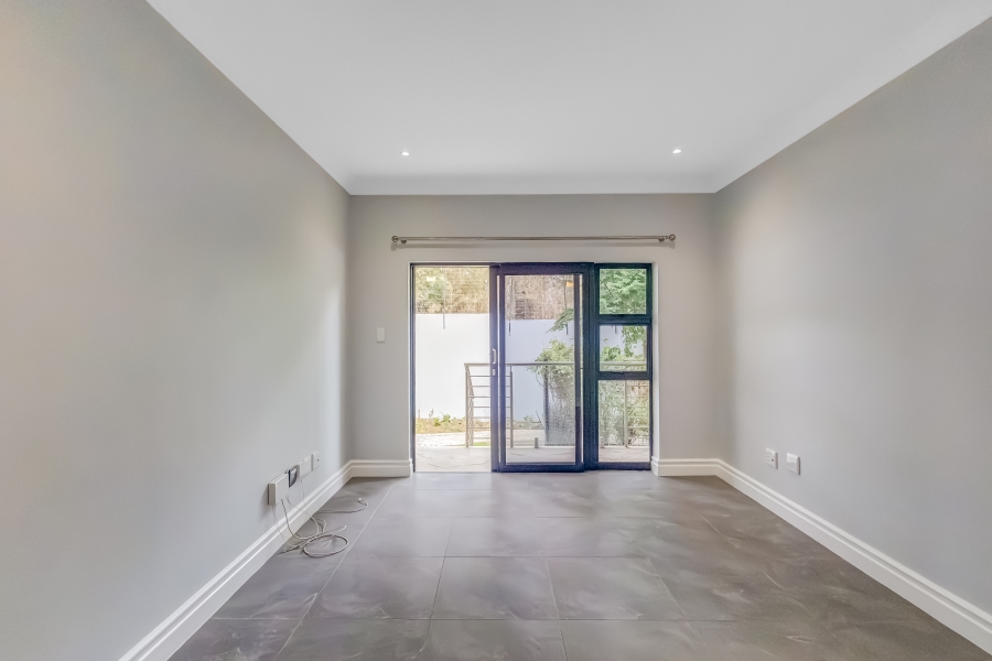 To Let 2 Bedroom Property for Rent in Beverley Gauteng