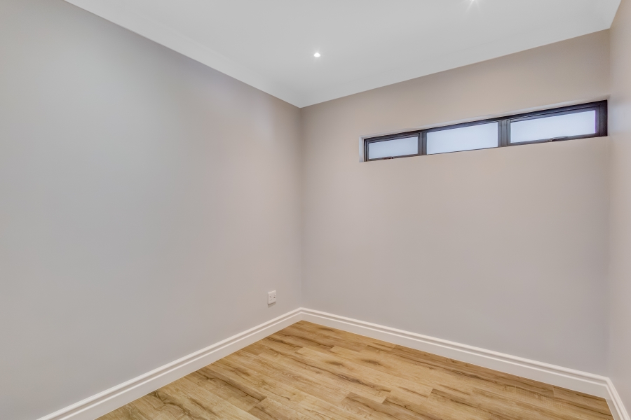 To Let 2 Bedroom Property for Rent in Beverley Gauteng