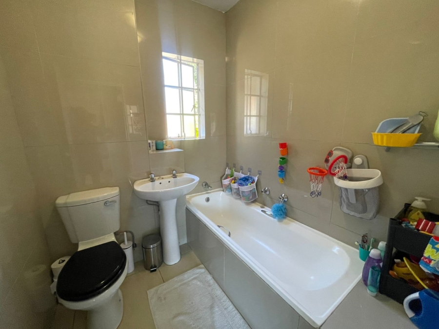 3 Bedroom Property for Sale in Wilgeheuwel Gauteng