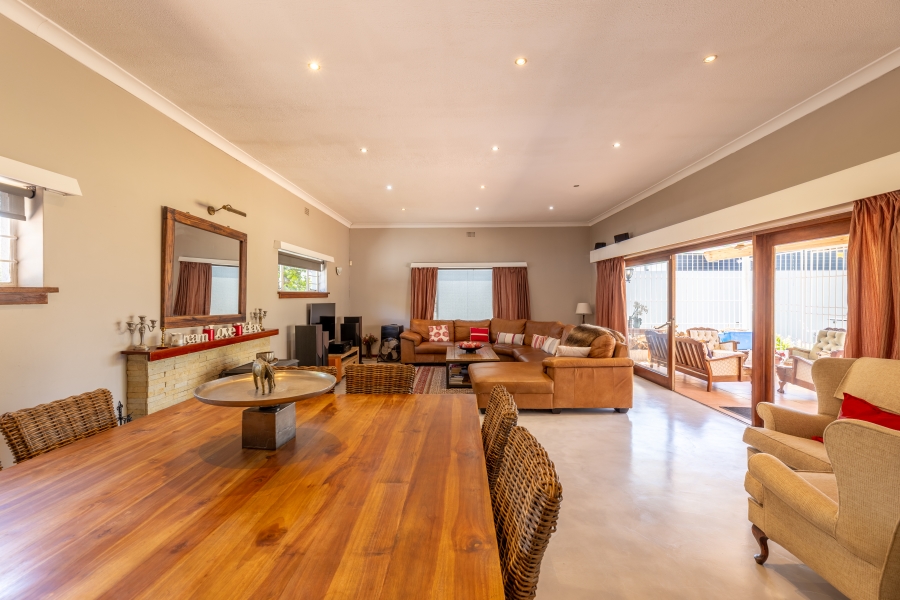 7 Bedroom Property for Sale in Bryanston Gauteng