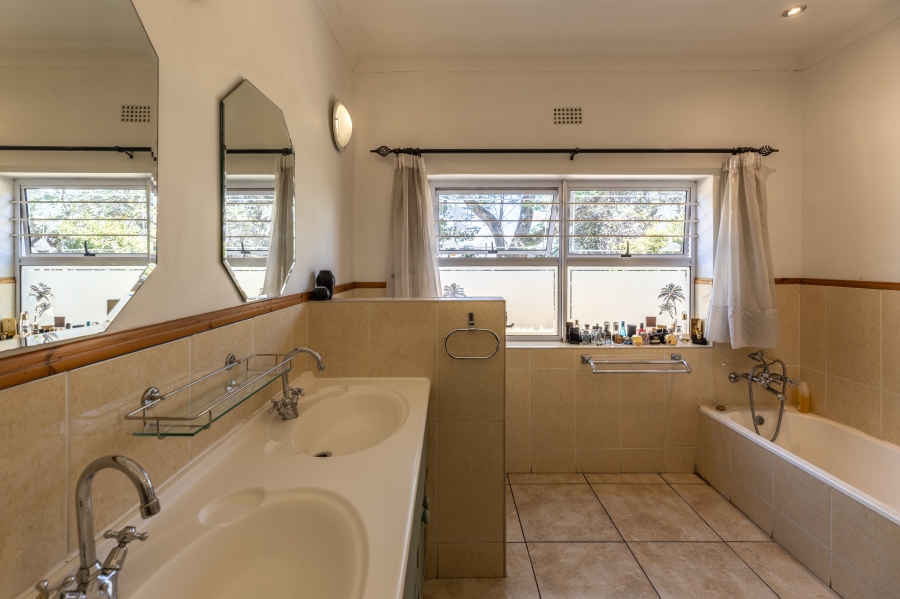 7 Bedroom Property for Sale in Bryanston Gauteng