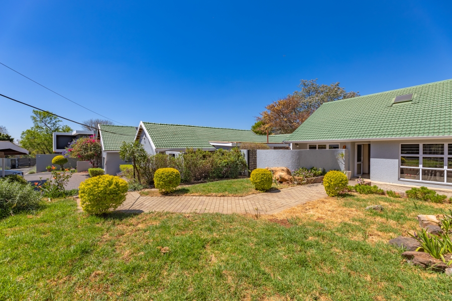 7 Bedroom Property for Sale in Bryanston Gauteng