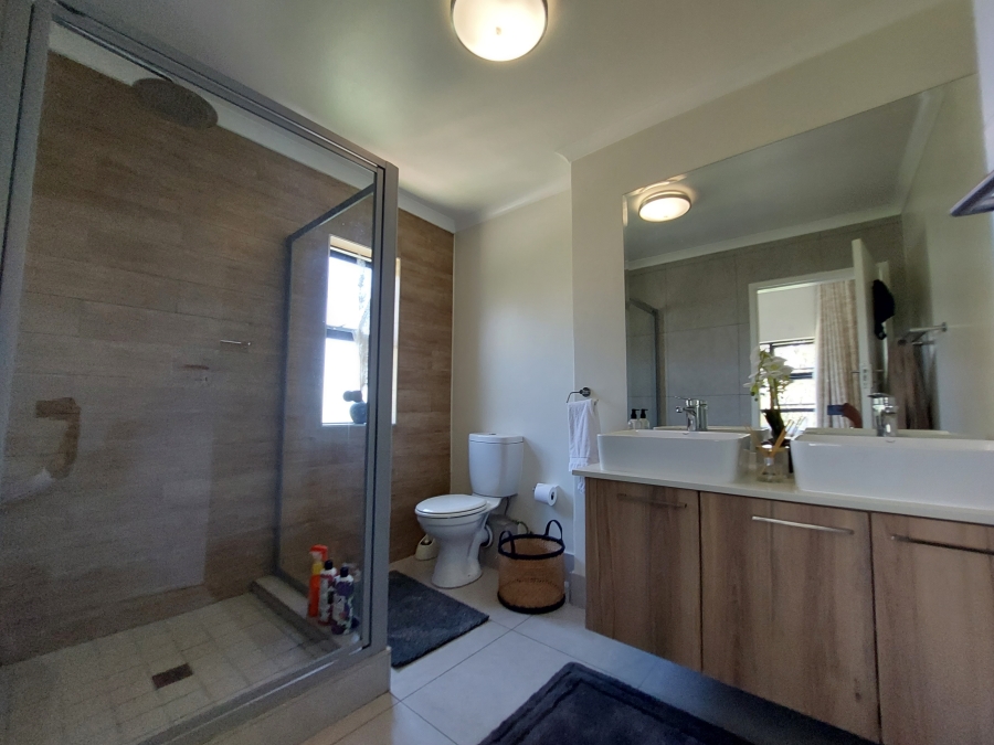 To Let 2 Bedroom Property for Rent in Modderfontein Gauteng