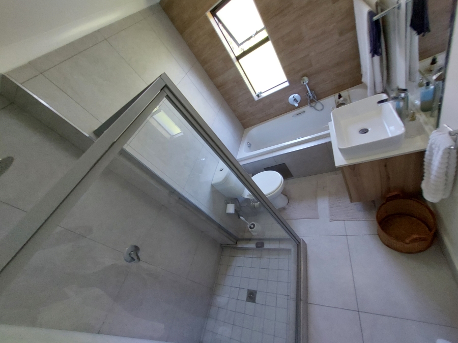 To Let 2 Bedroom Property for Rent in Modderfontein Gauteng