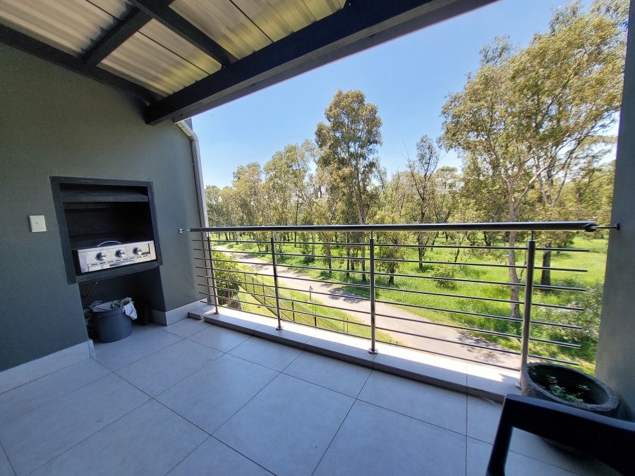 To Let 2 Bedroom Property for Rent in Modderfontein Gauteng