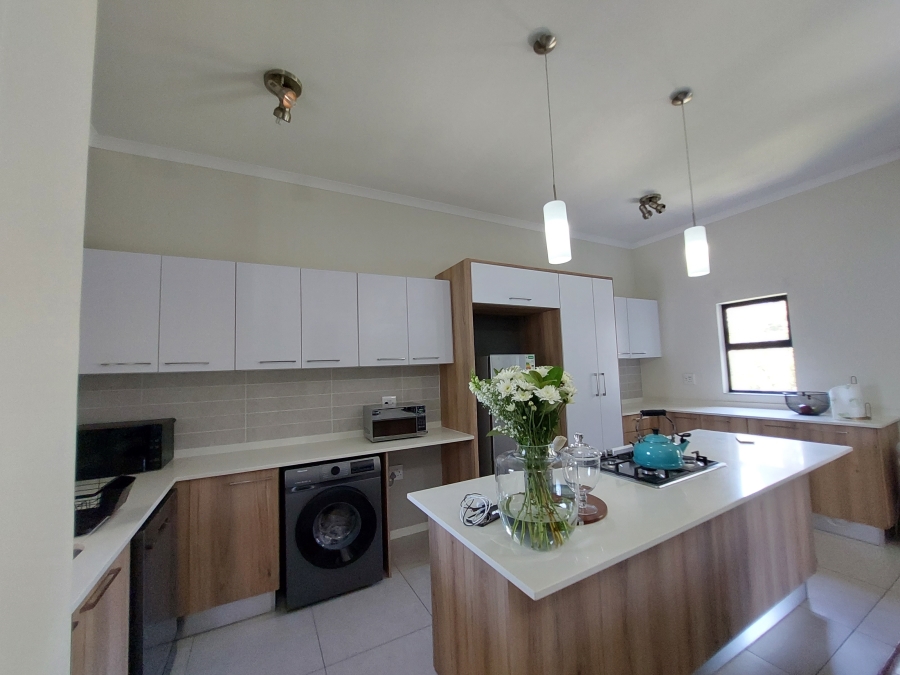 To Let 2 Bedroom Property for Rent in Modderfontein Gauteng