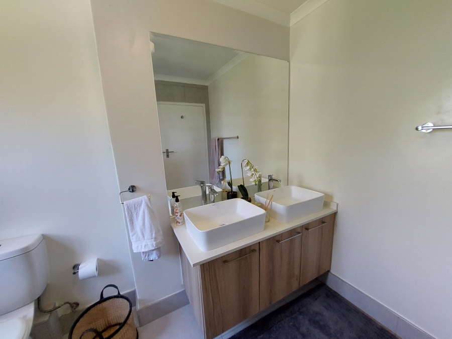 To Let 2 Bedroom Property for Rent in Modderfontein Gauteng