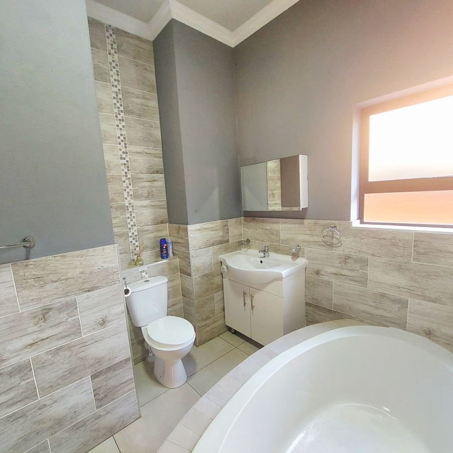 2 Bedroom Property for Sale in Ravenswood Gauteng