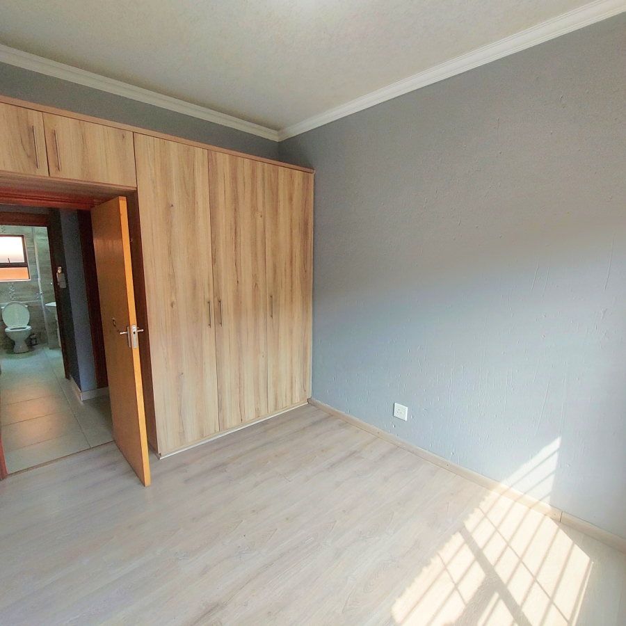 2 Bedroom Property for Sale in Ravenswood Gauteng