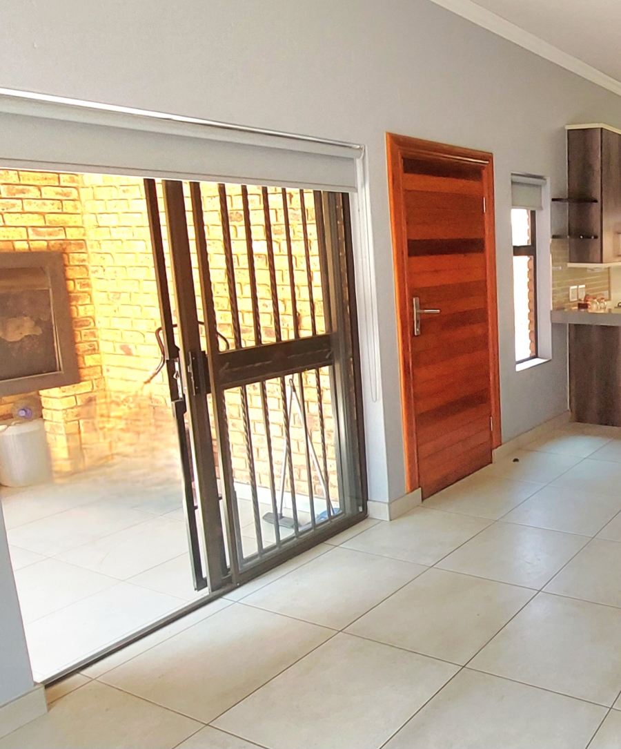 2 Bedroom Property for Sale in Ravenswood Gauteng