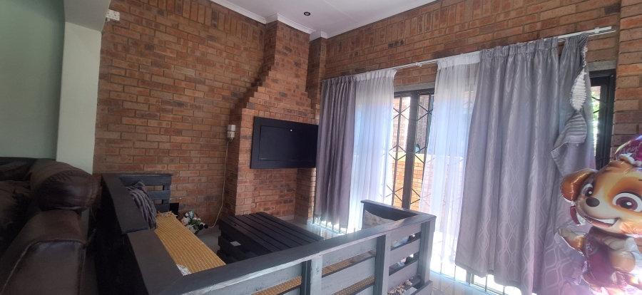 2 Bedroom Property for Sale in Sugar Bush Estate Gauteng