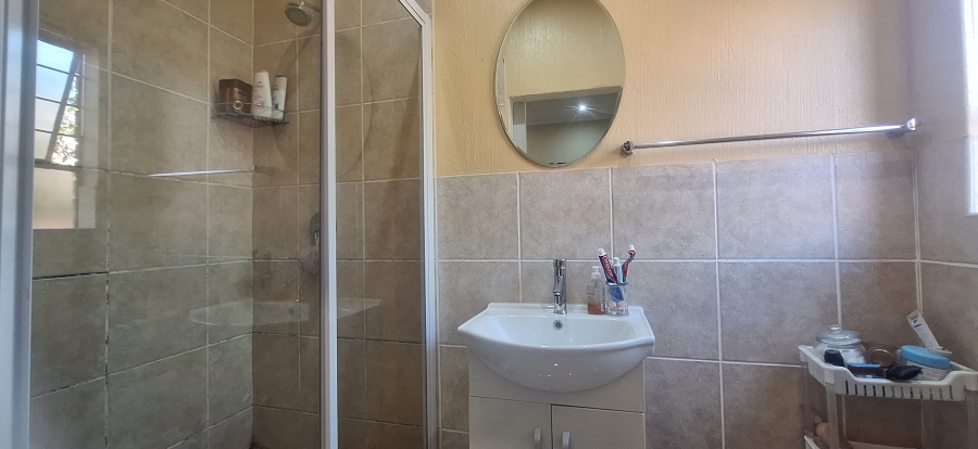 2 Bedroom Property for Sale in Sugar Bush Estate Gauteng