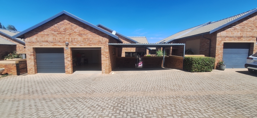 2 Bedroom Property for Sale in Sugar Bush Estate Gauteng