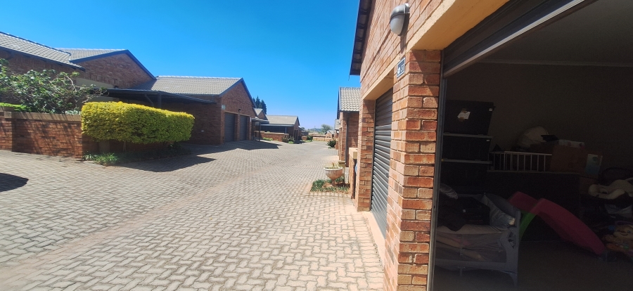 2 Bedroom Property for Sale in Sugar Bush Estate Gauteng
