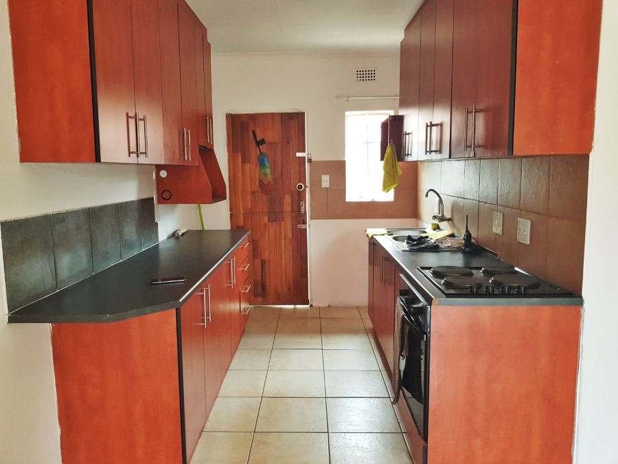 2 Bedroom Property for Sale in Greenhills Gauteng