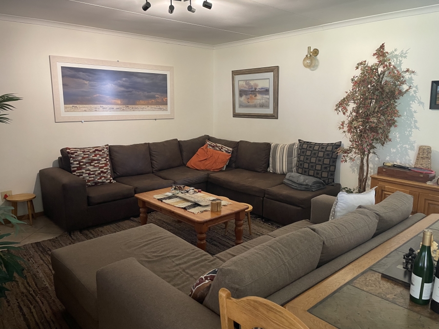 3 Bedroom Property for Sale in La Montagne Gauteng