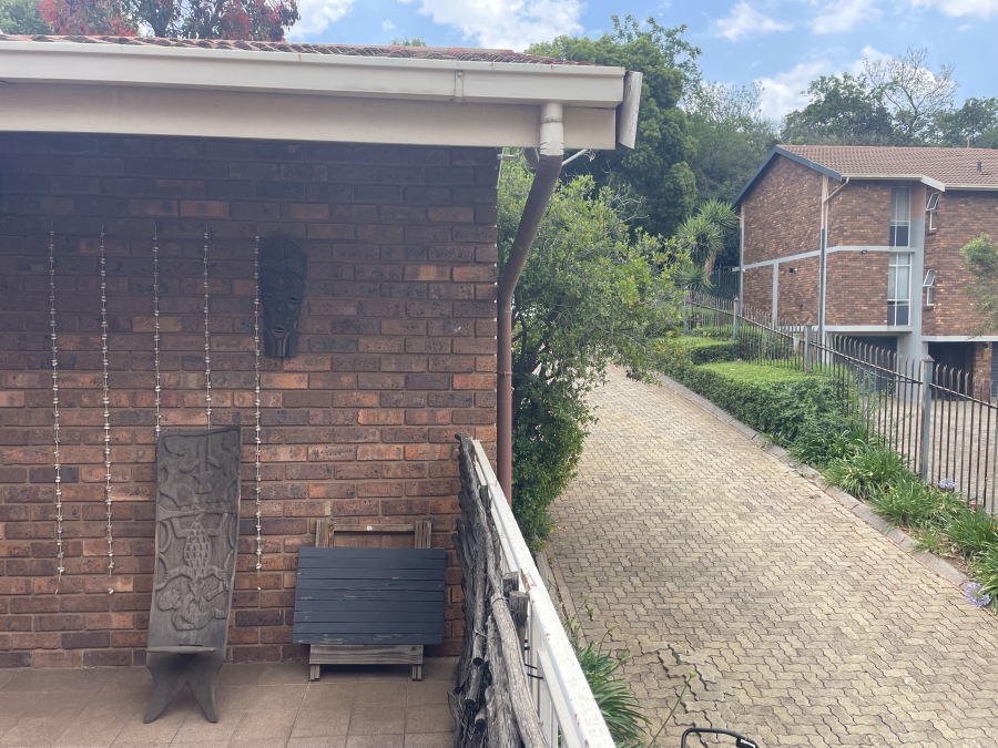 3 Bedroom Property for Sale in La Montagne Gauteng