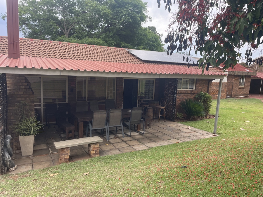 3 Bedroom Property for Sale in La Montagne Gauteng