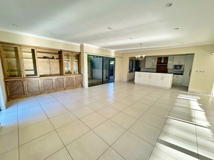 5 Bedroom Property for Sale in Dainfern Golf Estate Gauteng