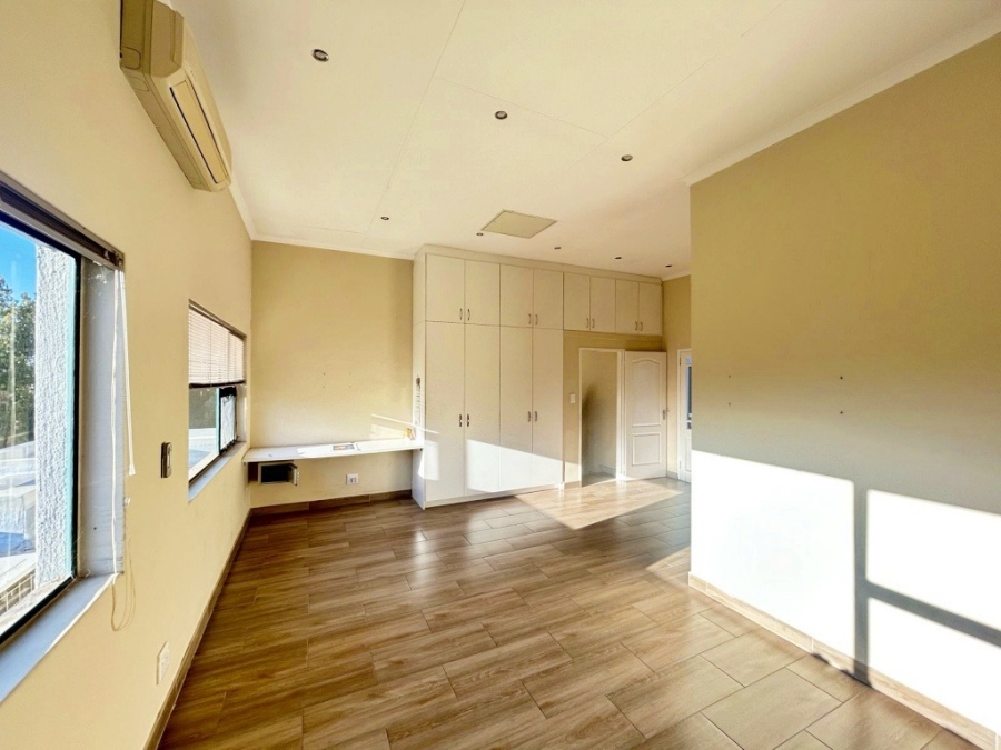 5 Bedroom Property for Sale in Dainfern Golf Estate Gauteng