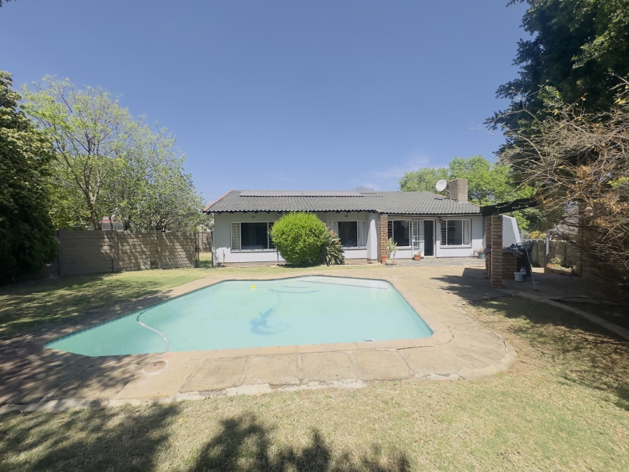 3 Bedroom Property for Sale in Verwoerdpark Gauteng