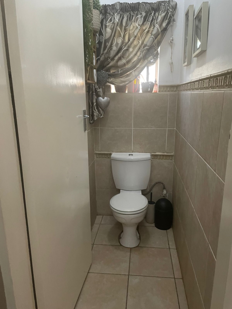 3 Bedroom Property for Sale in Wentworth Park Gauteng