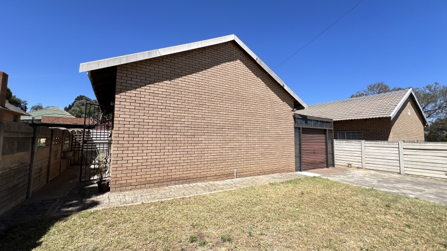 3 Bedroom Property for Sale in Greenhills Gauteng