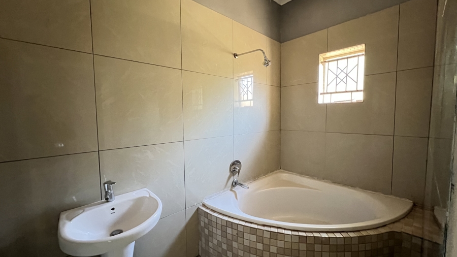 3 Bedroom Property for Sale in Greenhills Gauteng