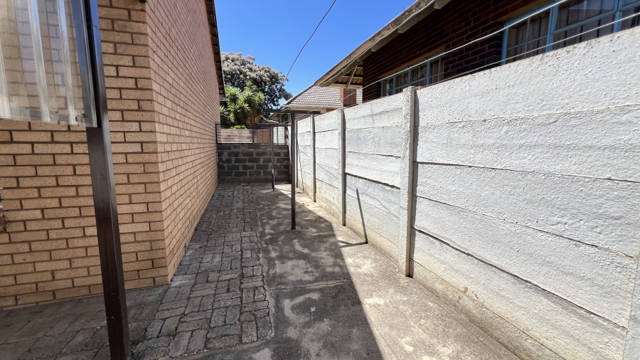 3 Bedroom Property for Sale in Greenhills Gauteng