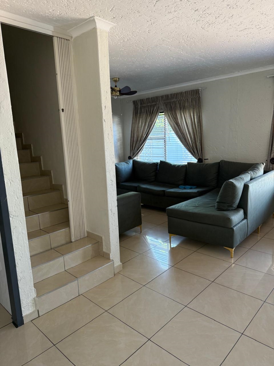 3 Bedroom Property for Sale in Brackenhurst Gauteng