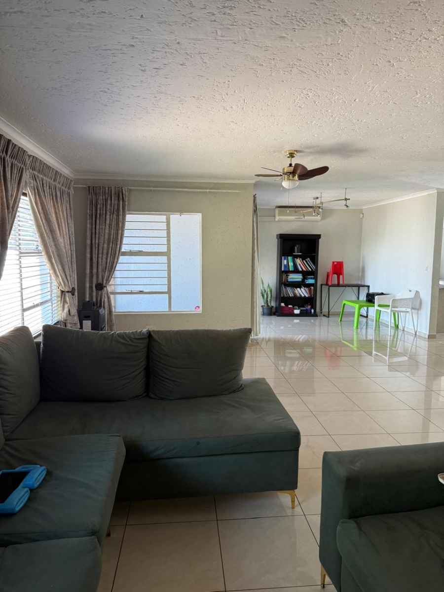 3 Bedroom Property for Sale in Brackenhurst Gauteng