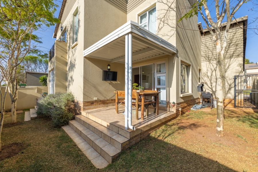 2 Bedroom Property for Sale in Broadacres Gauteng