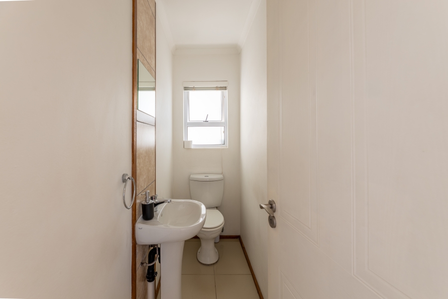 2 Bedroom Property for Sale in Broadacres Gauteng