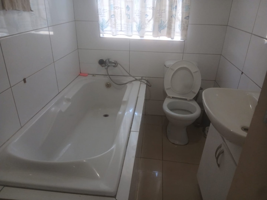 3 Bedroom Property for Sale in Mohlakeng Gauteng