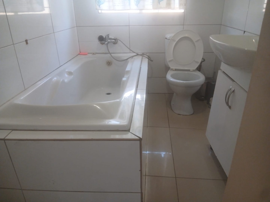 3 Bedroom Property for Sale in Mohlakeng Gauteng