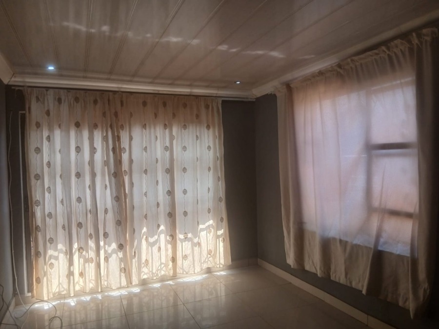 3 Bedroom Property for Sale in Mohlakeng Gauteng