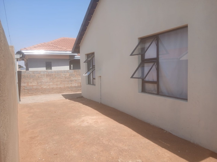 3 Bedroom Property for Sale in Mohlakeng Gauteng