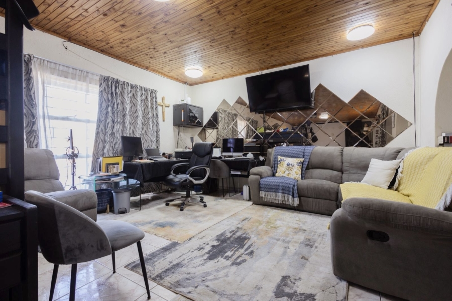 3 Bedroom Property for Sale in Tarlton Gauteng