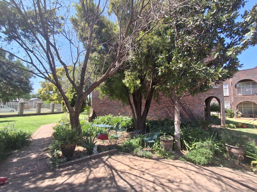 2 Bedroom Property for Sale in Three Rivers Gauteng